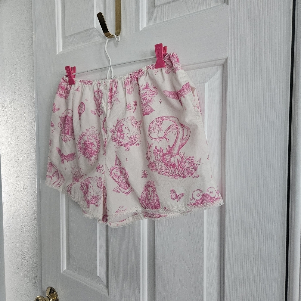 NWOT Katie Kime X Wicked:For Good Graphic Lounge Shorts - Picture 2 of 10